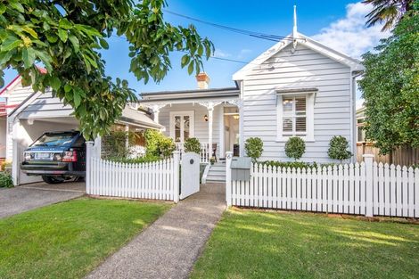 Photo of property in 6 Kapai Road, Devonport, Auckland, 0624