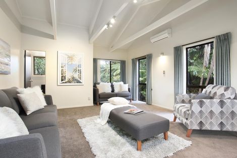 Photo of property in 24 Atarua Gardens, Waiatarua, Auckland, 0604