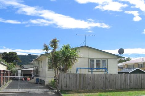 Photo of property in 3 Oregon Drive, Maoribank, Upper Hutt, 5018