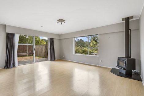 Photo of property in 1/9 Paruru Avenue, Northcote, Auckland, 0627
