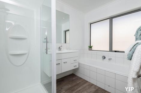 Photo of property in 21 Bickerton Rise, Churton Park, Wellington, 6037