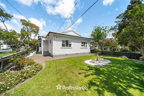 Photo of property in 32 Birdwood Road, Waterloo, Lower Hutt, 5011