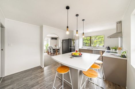 Photo of property in 56 Albatross Close, Whitby, Porirua, 5024