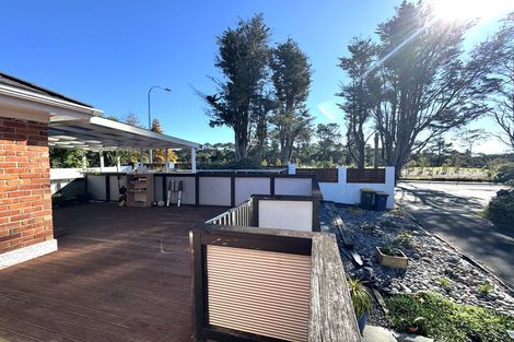 Photo of property in 20 Godley Road, Green Bay, Auckland, 0604
