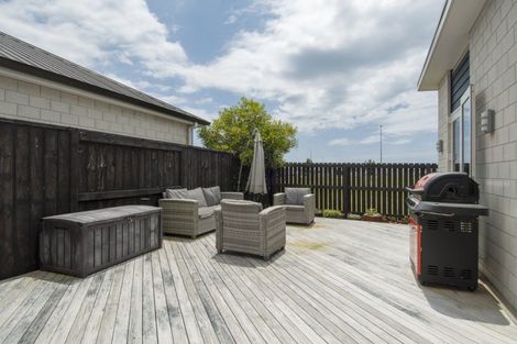 Photo of property in 28 Marion Crescent, Papamoa Beach, Papamoa, 3118