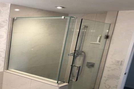 Photo of property in 7 Puawai Place, Northcote, Auckland, 0627