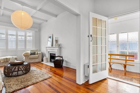 Photo of property in 6 Belle Vue Avenue, Northcote Point, Auckland, 0627