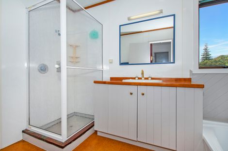 Photo of property in 25 Tapeka Road, Russell, 0202