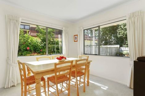 Photo of property in 31 Oakwood Grove, Eastern Beach, Auckland, 2012