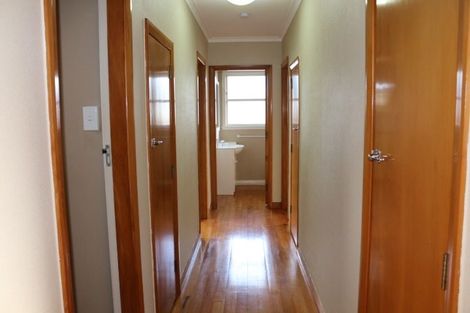 Photo of property in 16 Glen Place, Awapuni, Palmerston North, 4412