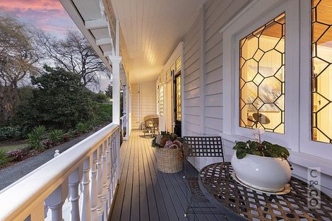 Photo of property in 30-32 Great North Road, Riverhead, 0820