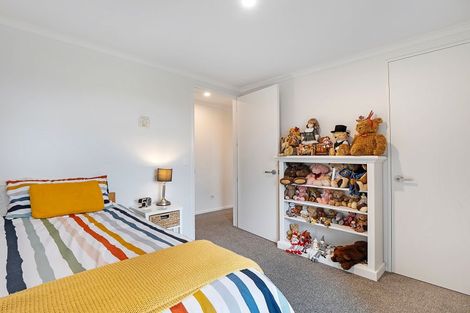 Photo of property in 9 Godley Place, Woodend, 7610