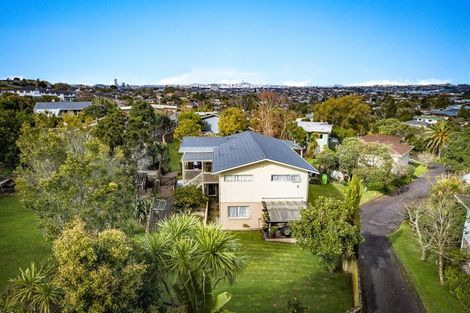 Photo of property in 80 Ravenwood Drive, Forrest Hill, Auckland, 0620