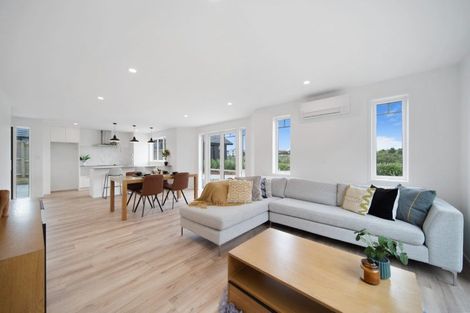 Photo of property in 26 Arohaina Avenue, Karaka, Papakura, 2124