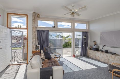 Photo of property in 8 Royal Place, Levin, 5510