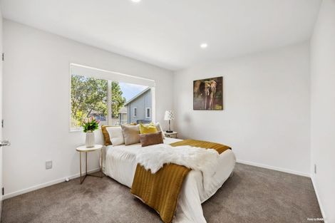 Photo of property in 2/63 Pupuke Road, Birkenhead, Auckland, 0627