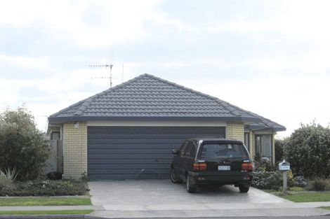 Photo of property in 122 Evans Road, Papamoa Beach, Papamoa, 3118