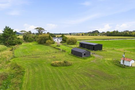 Photo of property in 225 Kuku Beach Road, Kuku, Manakau, 5570
