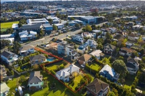 Photo of property in 33 Forrest Hill Road, Milford, Auckland, 0620