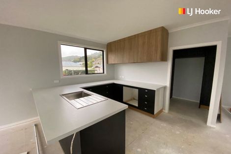 Photo of property in 7a Athol Place, Ravensbourne, Dunedin, 9022