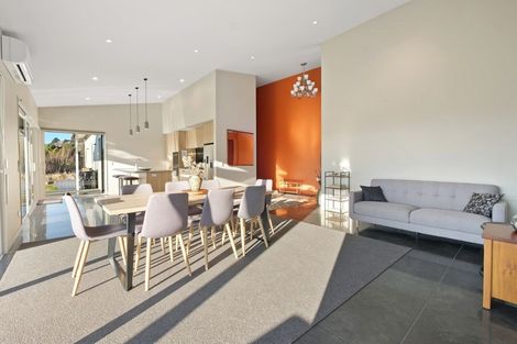 Photo of property in 23 Sapphire Spring Rise, Wanaka, 9305