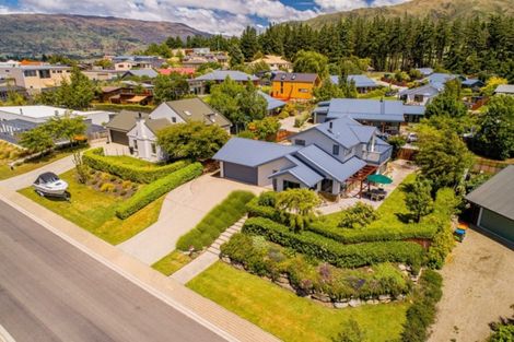 Photo of property in 4 Aspinall Street, Wanaka, 9305