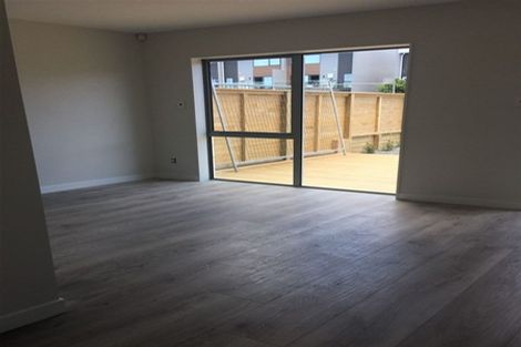 Photo of property in 4 Meritage Lane, Te Atatu South, Auckland, 0610