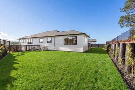 Photo of property in 36 Skulander Crescent, Orewa, 0931