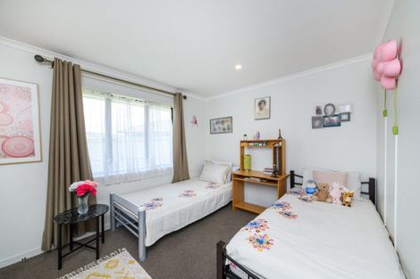 Photo of property in 12 Gibraltar Way, Fitzherbert, Palmerston North, 4410