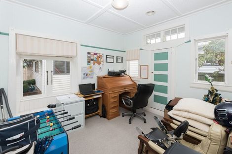 Photo of property in 263 Huatoki Street, Upper Vogeltown, New Plymouth, 4310