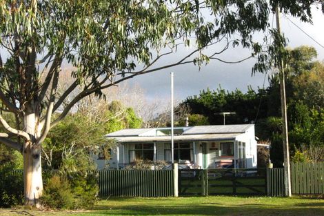 Photo of property in 32 Beach Road, Long Beach, Port Chalmers, 9081