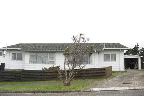Photo of property in 12a Chetwode Grove, Newlands, Wellington, 6037