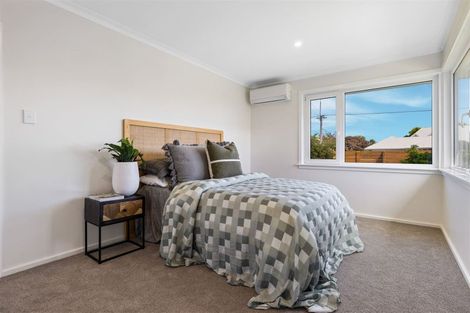 Photo of property in 136 Avonhead Road, Avonhead, Christchurch, 8042