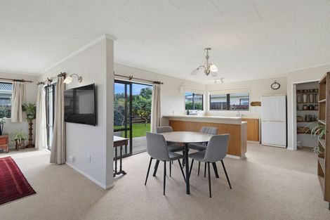 Photo of property in 30a Donegal Crescent, Tamatea, Napier, 4112