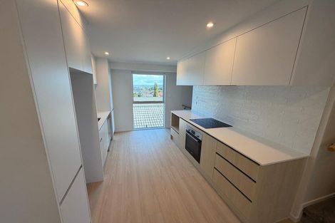Photo of property in 9/9 Aeroview Drive, Beach Haven, Auckland, 0626