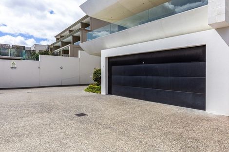 Photo of property in 2/225 Lake Terrace, Waipahihi, Taupo, 3330