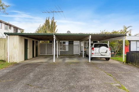 Photo of property in 3/1 Cockayne Crescent, Sunnynook, Auckland, 0620