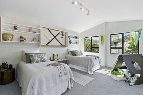 Photo of property in 198 Karori Road, Karori, Wellington, 6012