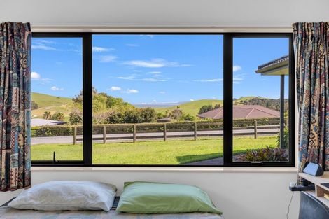 Photo of property in 13 Taipa View Road, Taipa, 0483