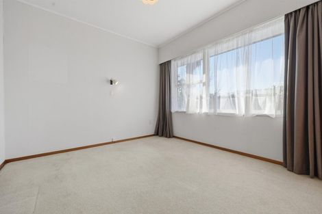 Photo of property in 16 Highlight Parade, Te Atatu South, Auckland, 0610