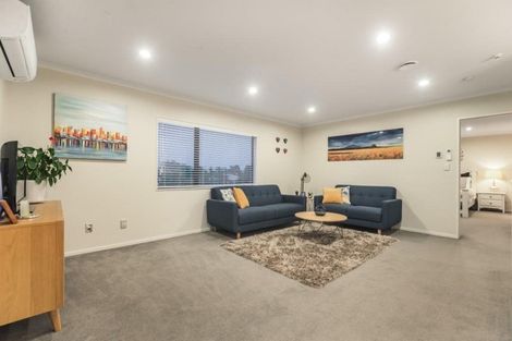 Photo of property in 23 Reeves Road, Pakuranga, Auckland, 2010