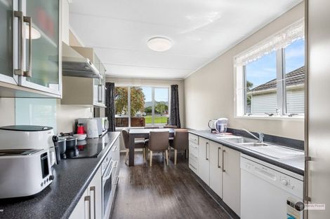 Photo of property in 82 Hewer Crescent, Naenae, Lower Hutt, 5011