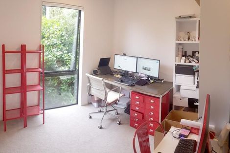 Photo of property in 1f Wilkinson Street, Oriental Bay, Wellington, 6011