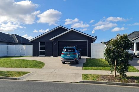 Photo of property in 63 Te Kio Crescent, Papamoa Beach, Papamoa, 3118