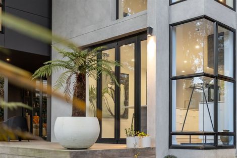 Photo of property in 100 Glandovey Road, Fendalton, Christchurch, 8052