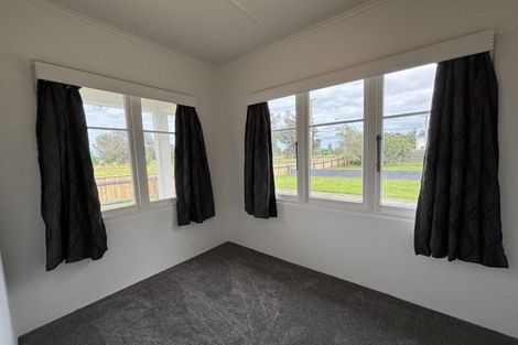 Photo of property in 33 Burns Street, Tawhero, Whanganui, 4501