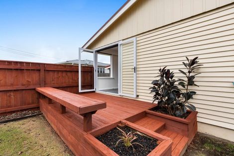 Photo of property in 9 Truby King Street, Merrilands, New Plymouth, 4312