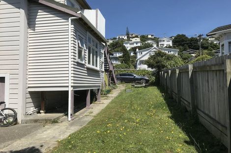 Photo of property in 87 Queens Drive, Lyall Bay, Wellington, 6022