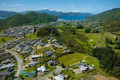 Photo of property in 4 Raukura Rise, Picton, 7220