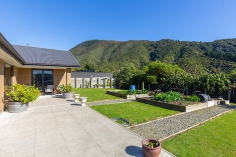 Photo of property in 30 Harbour View Heights, Picton, 7220